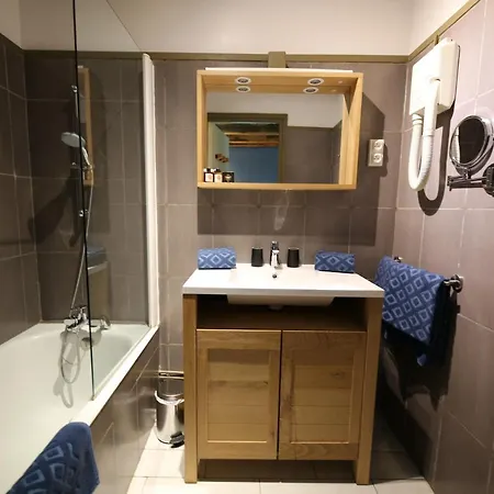 圣马尔丁酒店 4* Saint-Maixent-lʼÉcole