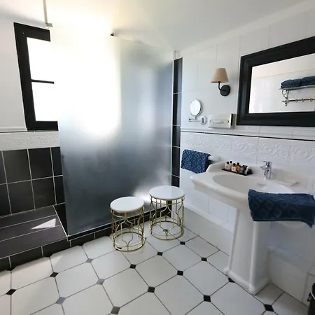 Hotel Saint-martin - La Maison Younan Saint-Maixent-lʼÉcole